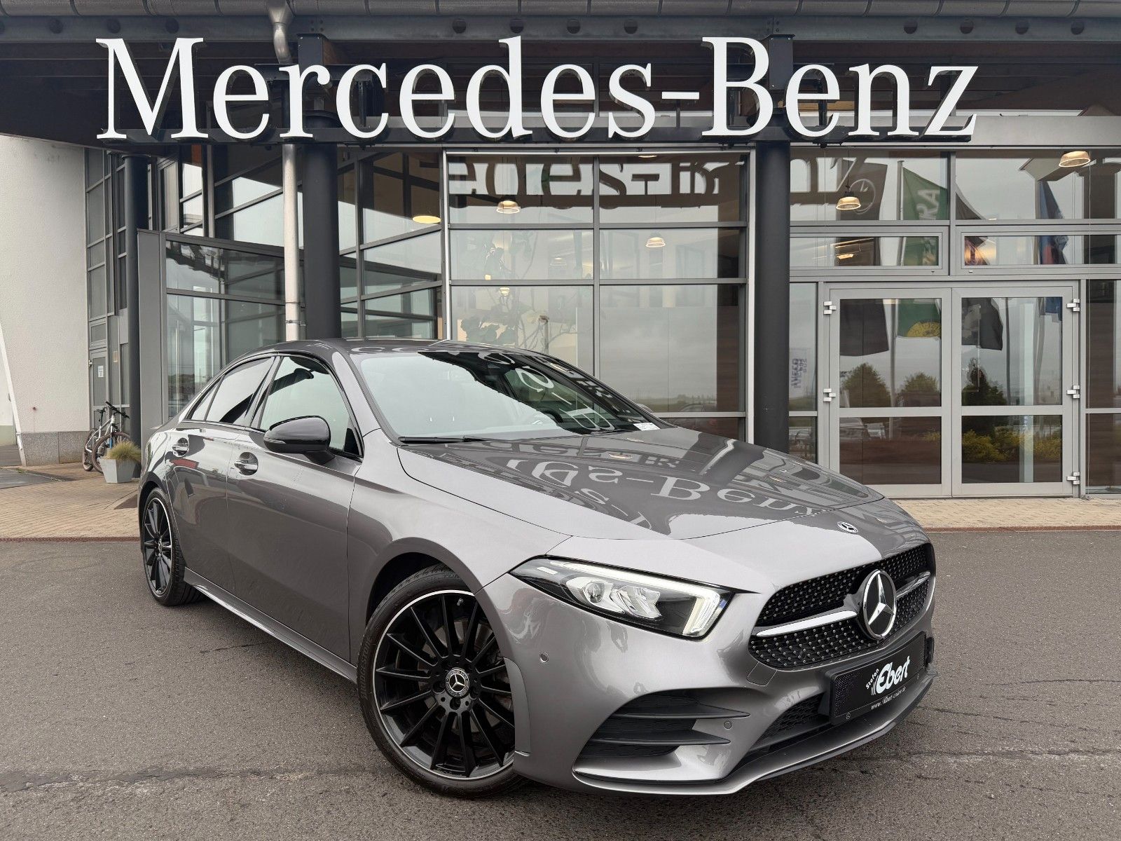 Fahrzeugabbildung Mercedes-Benz A 220d 4MATIC AMG+Night+LED+DAB+Carplay+19"