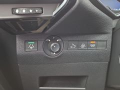 Fahrzeugabbildung DS Automobiles DS 7 Crossback PT 180 Rivoli + Leder/360°/AHK