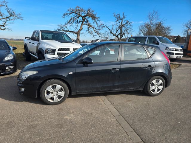 Hyundai i30 blue 1.4 Comfort