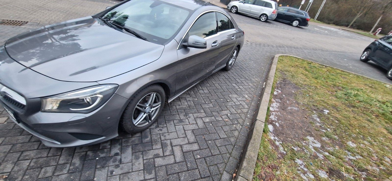 MERCEDES-BENZ CLA 180