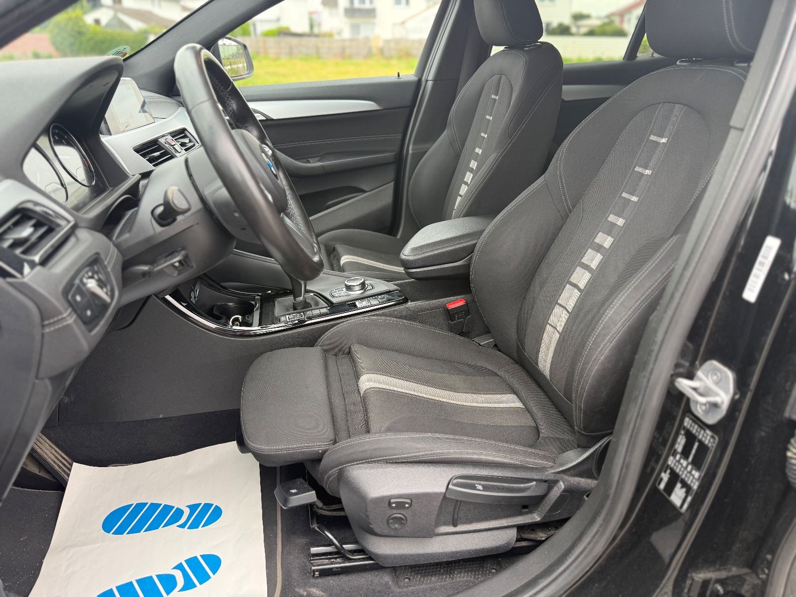BMW X2 sDrive 18 i *SPORTSITZE+KAMERA+NAVI+18"ZOLL* foto 6