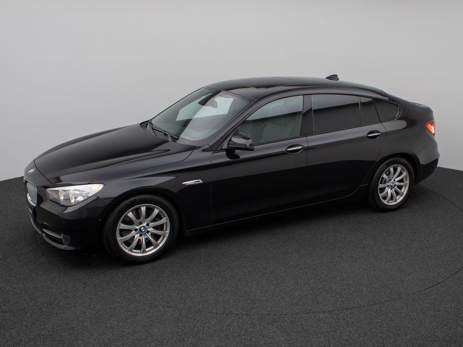 Fahrzeugabbildung BMW 535d Gran Turismo Panorama Kamera HUD HiFi Xenon