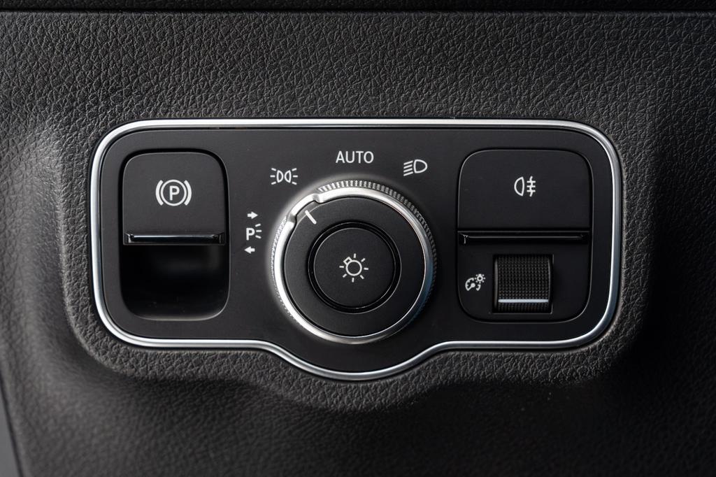 Mercedes-Benz GLB 200