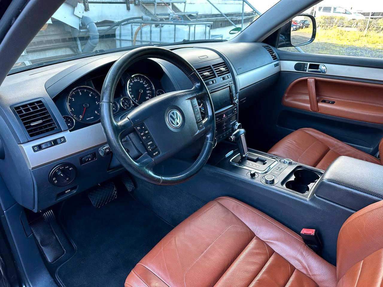 Volkswagen Touareg 2009 — photo 13