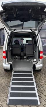 Volkswagen Caddy Life Behindertengerecht Rollstuhlrampe 3+1 - gebrauchte VW Caddy aus dem Jahr 2009