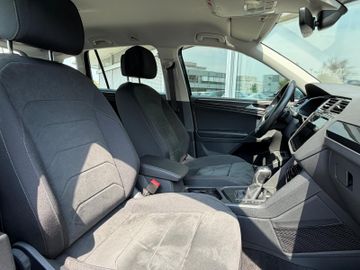 Volkswagen Tiguan - 11