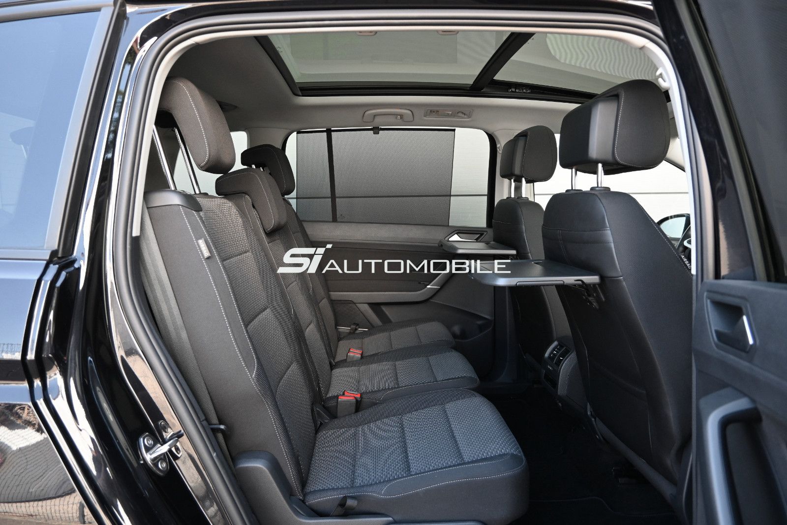 Fahrzeugabbildung Volkswagen Touran 1.5 TSI DSG °ACC°AHK°PANO°STHZ°DYNAUDIO°