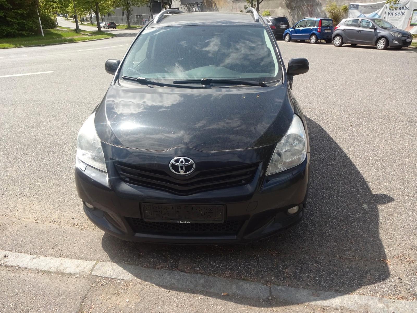 Toyota Verso Basis