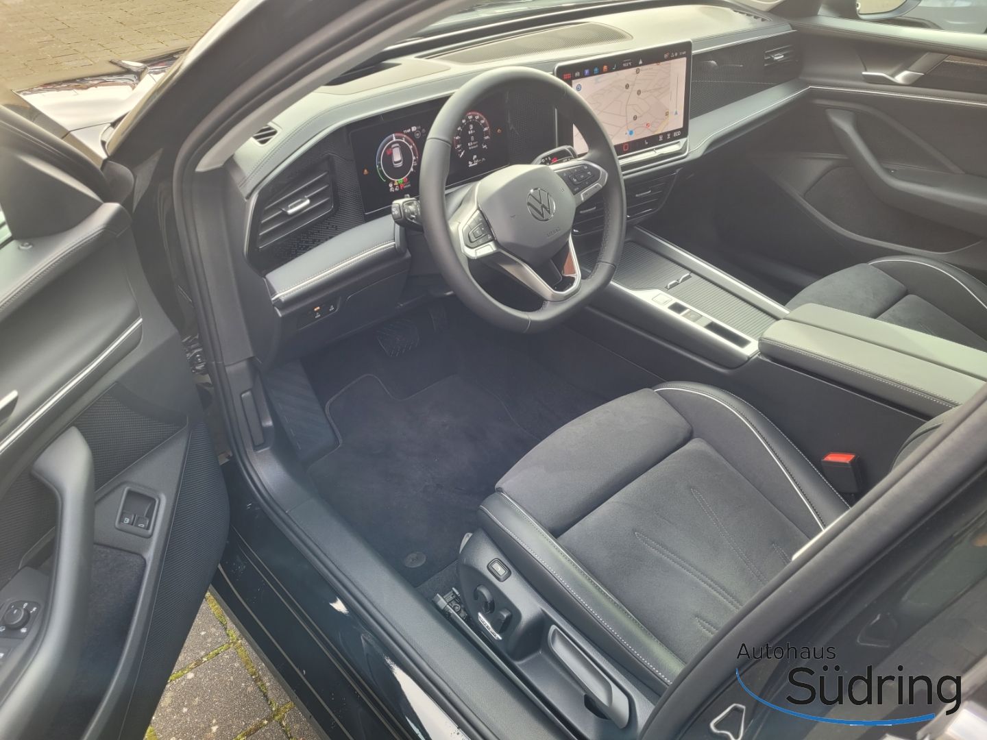 Passat Variant 1,5 TSI eHybrid Business HUD AHK