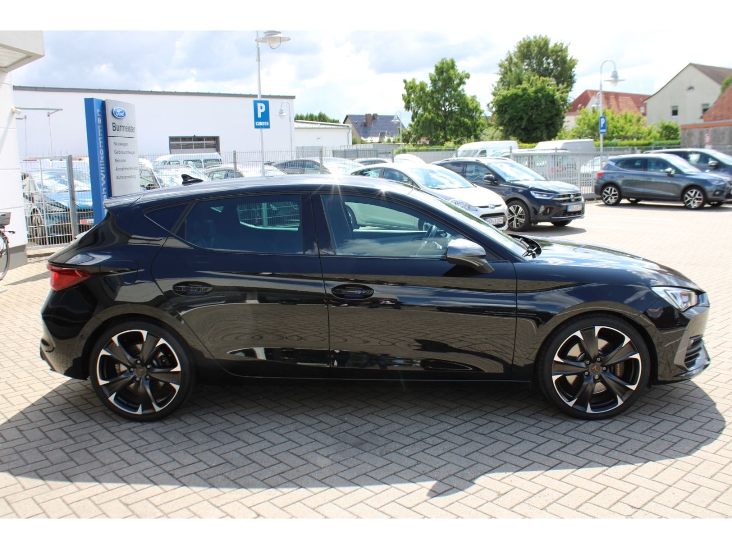 Fahrzeugabbildung CUPRA Leon 2.0 TSI VZ DSG ACC LED Navi PDC RFK SHZg DA