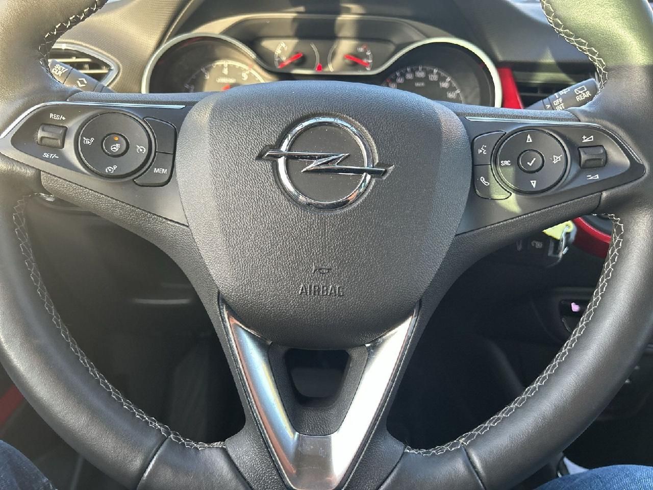 Fahrzeugabbildung Opel Crossland GS Line, Automatik