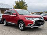 Mitsubishi Outlander 2.0*2WD*KAMERA*SITZHEIZUNG*AHK*1.HAND - rote Mitsubishi Outlander