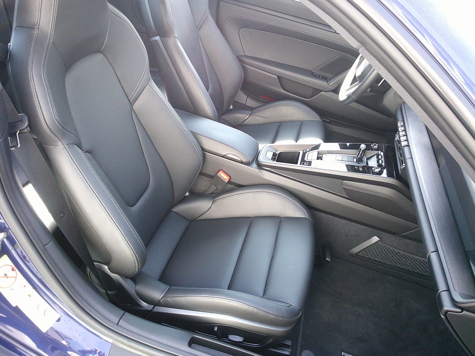 Fahrzeugabbildung Porsche 992 / 911 Carrera GTS /1.Hand *mod.2024*