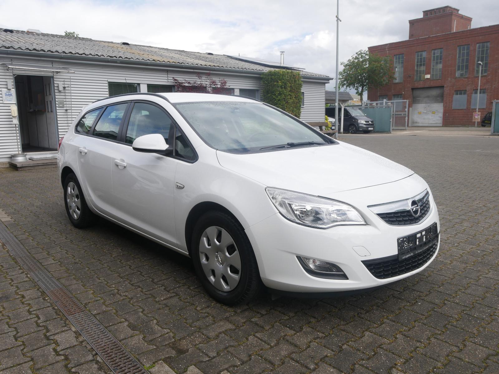 Opel Astra J 1.7 CDTI Sports Tourer Design Edition