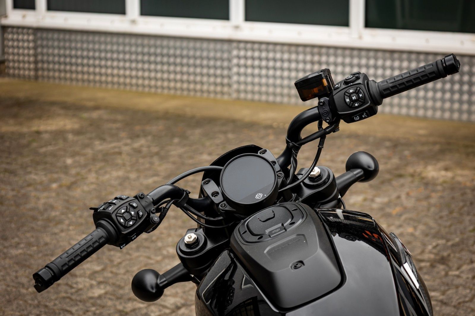 Fahrzeugabbildung Harley-Davidson SPORTSTER S RH1250S - JEKILL&HYDE -