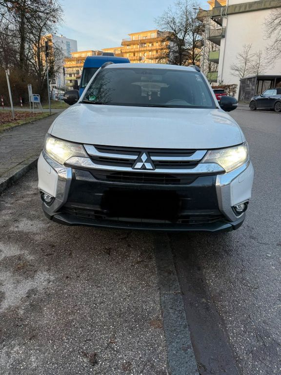 Image of Mitsubishi Outlander