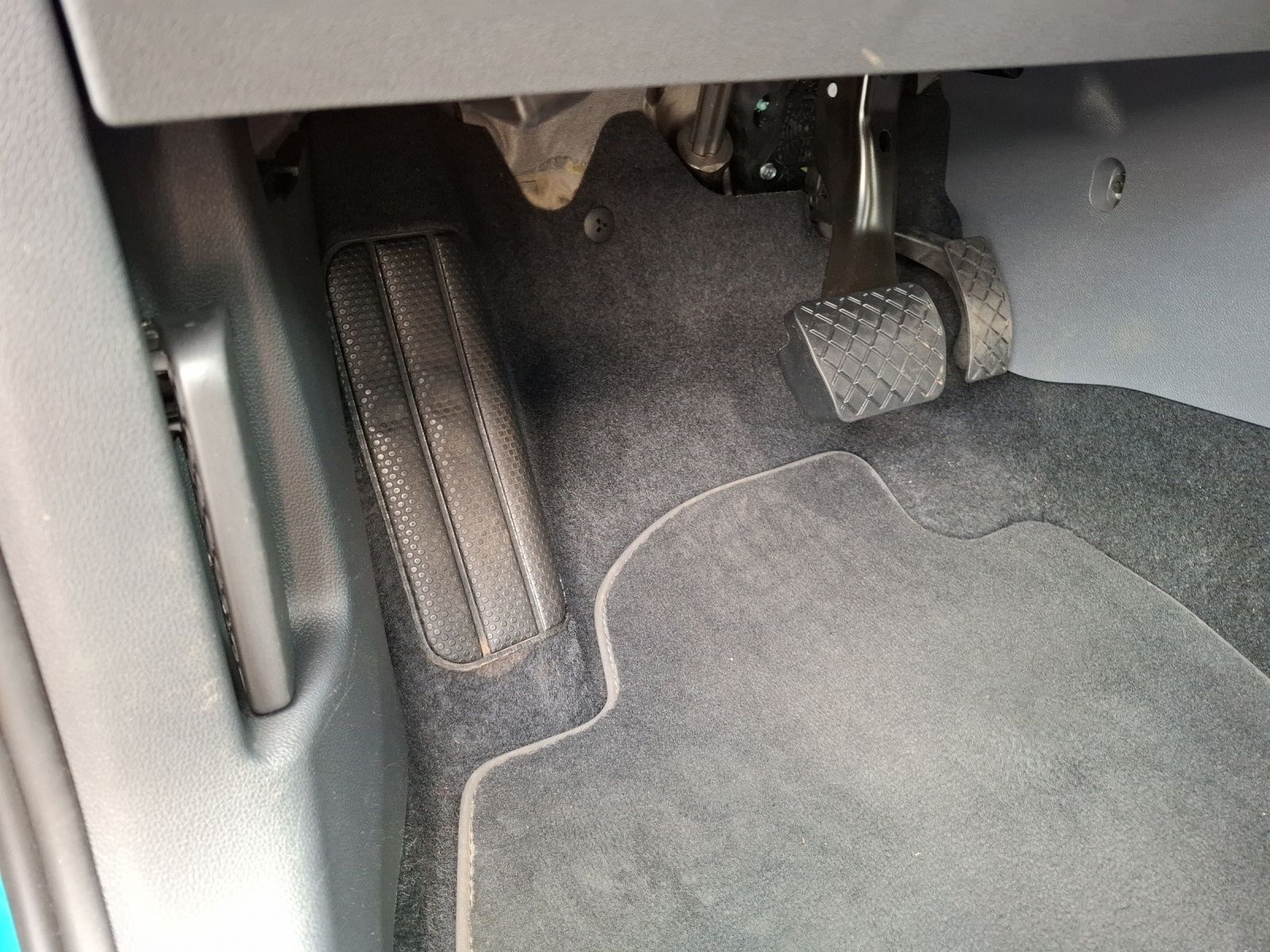 Fahrzeugabbildung Volkswagen T-Cross TSI Life DSG LED Navi Climatronic ACC PD