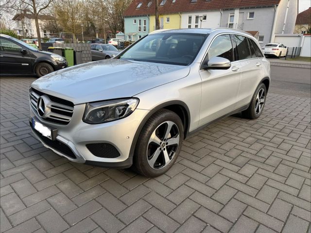 MERCEDES-BENZ GLC 220 d 4MATIC Autom.EXCLUSIVE LED Navi Kamera