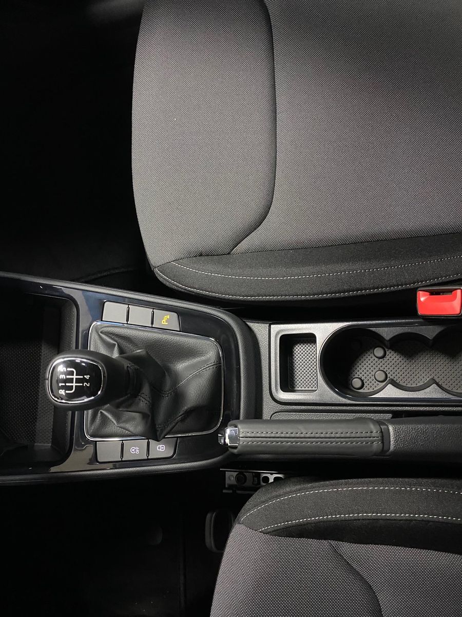 Fahrzeugabbildung SKODA Fabia 1.0 TSI+Garantie 2031+RüKAMERA+ALU+PDC+