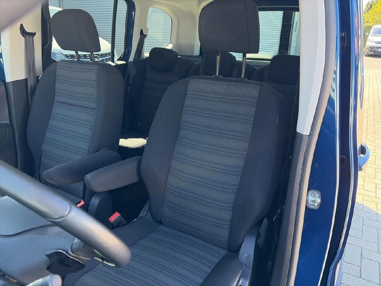 Fahrzeugabbildung Opel Combo Life 1,2 Ultimate Automatik