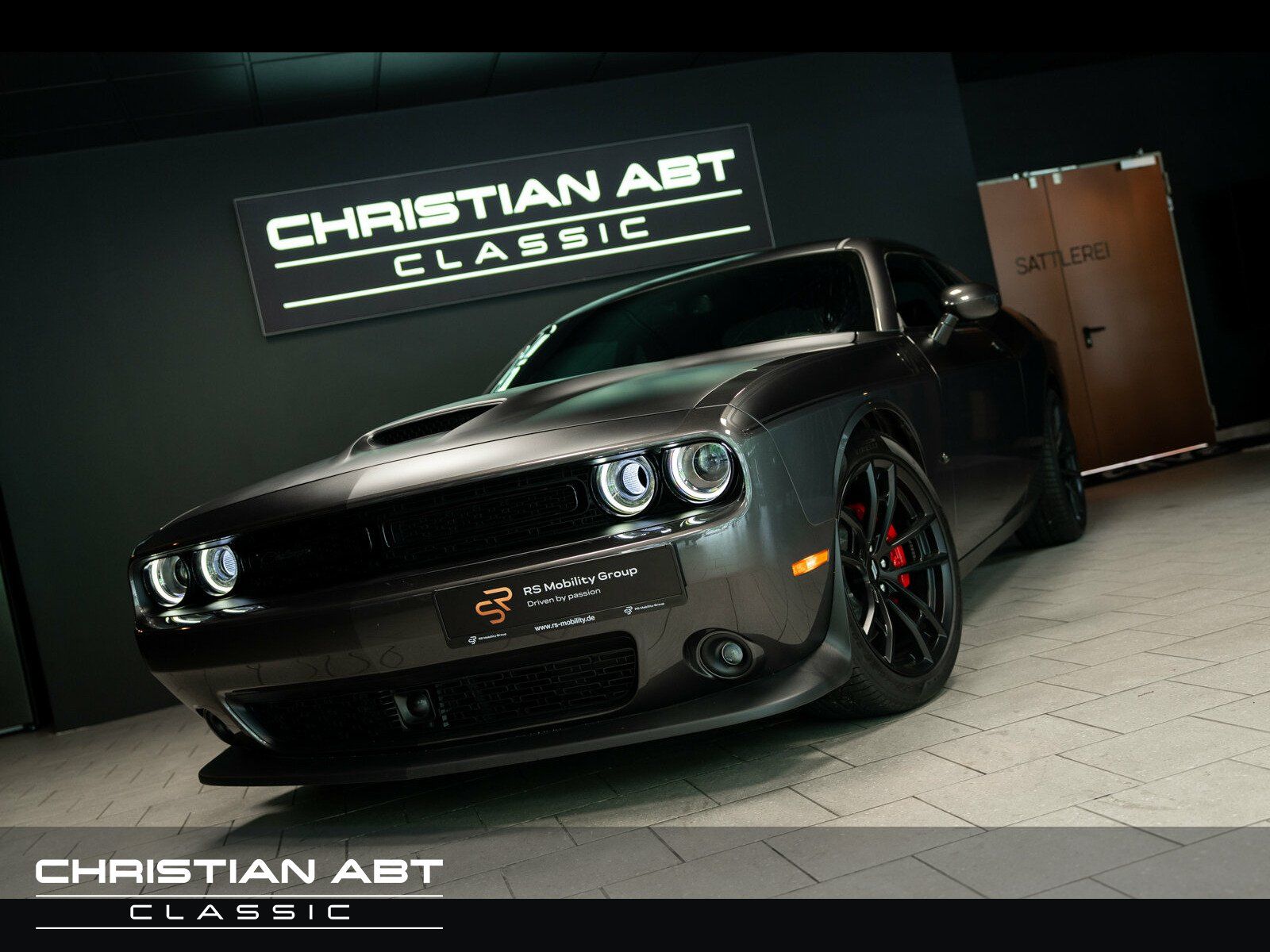 Fahrzeugabbildung Dodge Challenger R/T 5.7 V8 HEMI