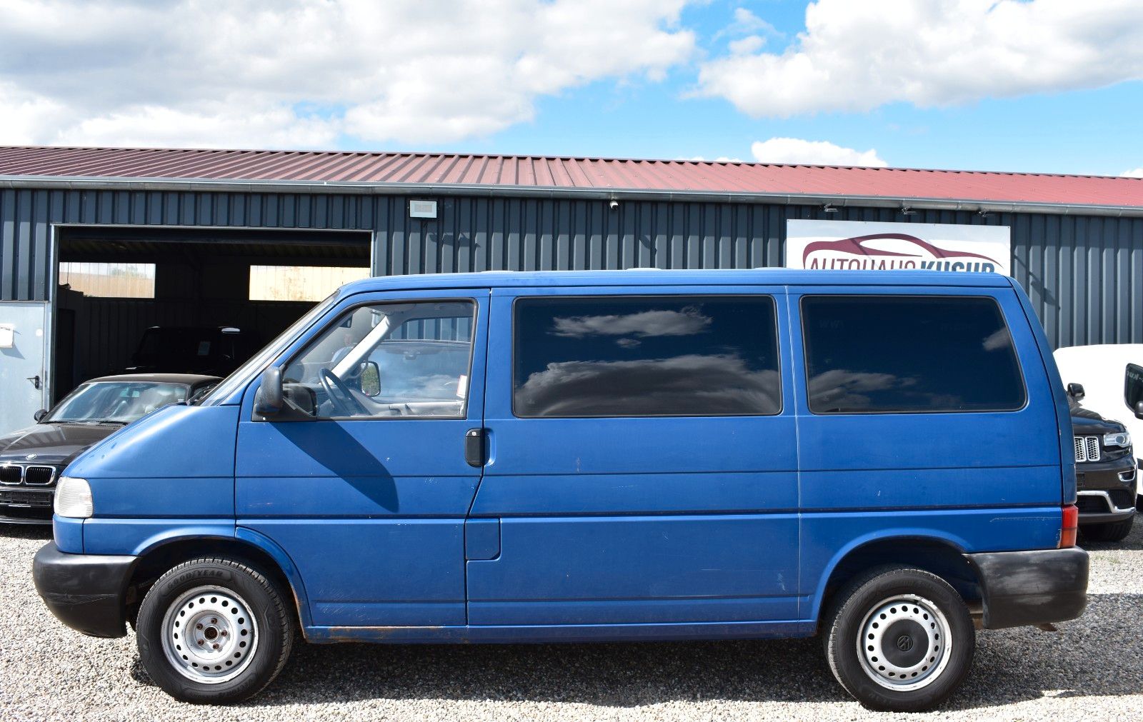 Fahrzeugabbildung Volkswagen T4 Caravelle 2.5 TDI KLIMA/SERVO/ABS/AHK
