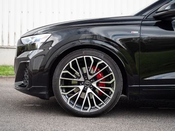 Audi Q8 - 11