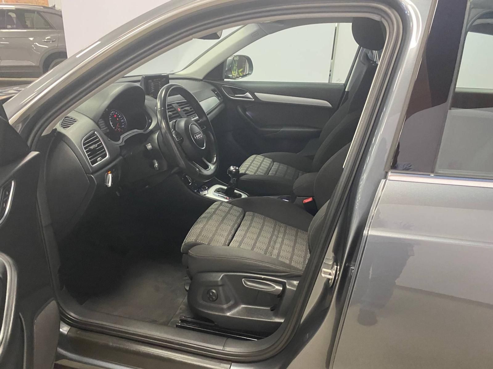Fahrzeugabbildung Audi Q3 1.4 16V TFSI Sport+AHK+NAVIGATION+Keyless+PDC