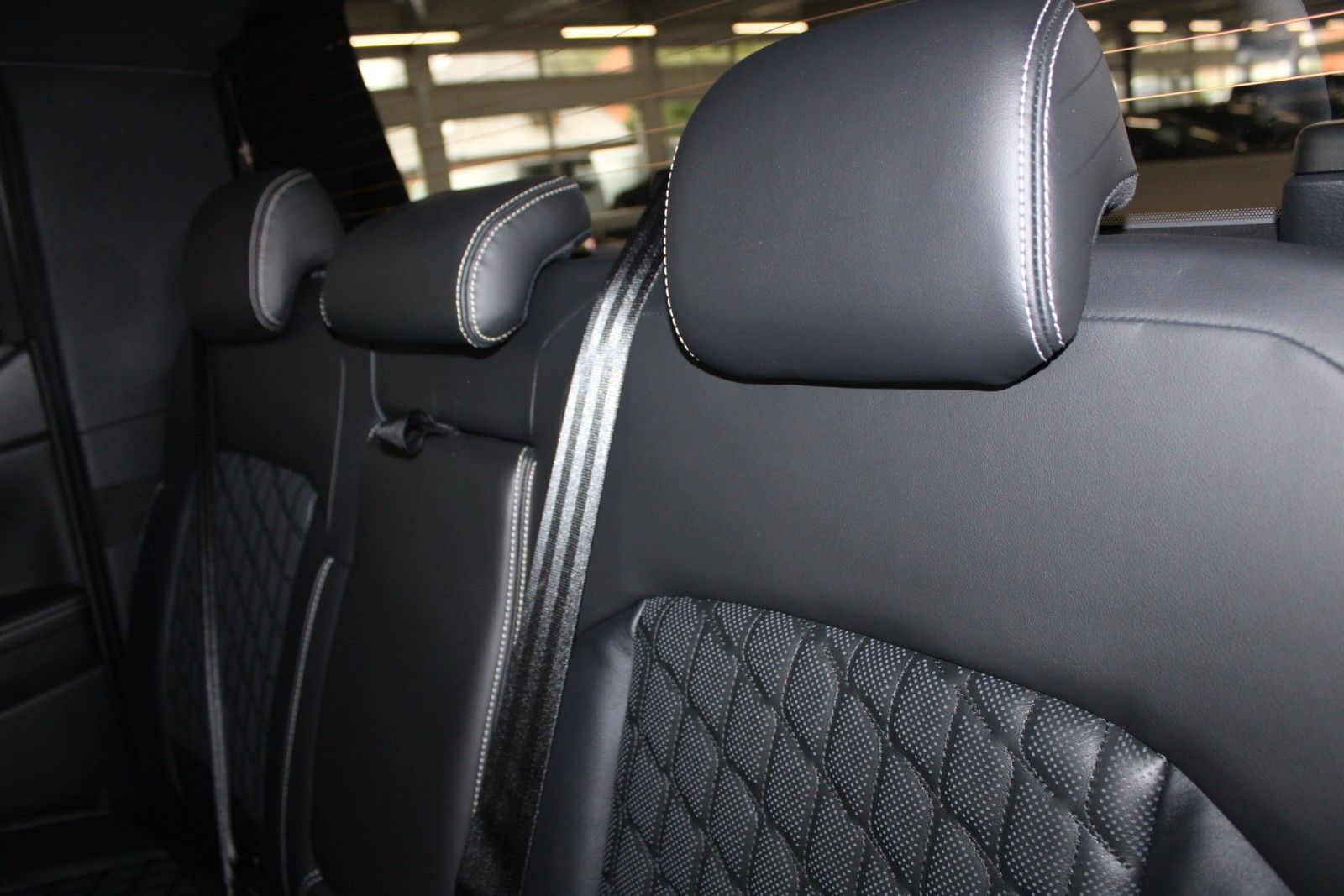Fahrzeugabbildung Ford Ranger Platinum Automatik LEDER AHK ROLLO STDH