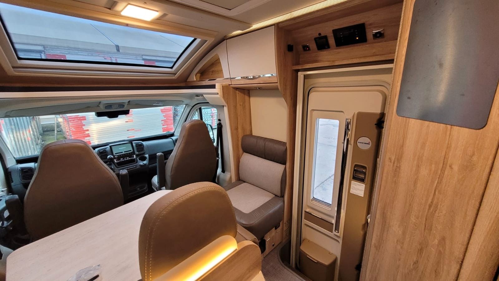 Fahrzeugabbildung Eura Mobil Profila T 695 EB *top ausgestattet*