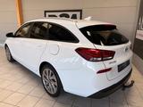 Hyundai i30 cw 1.4L Passion + Navi/CarPlay/Sitzhz./ - Hyundai i30: 1.4
