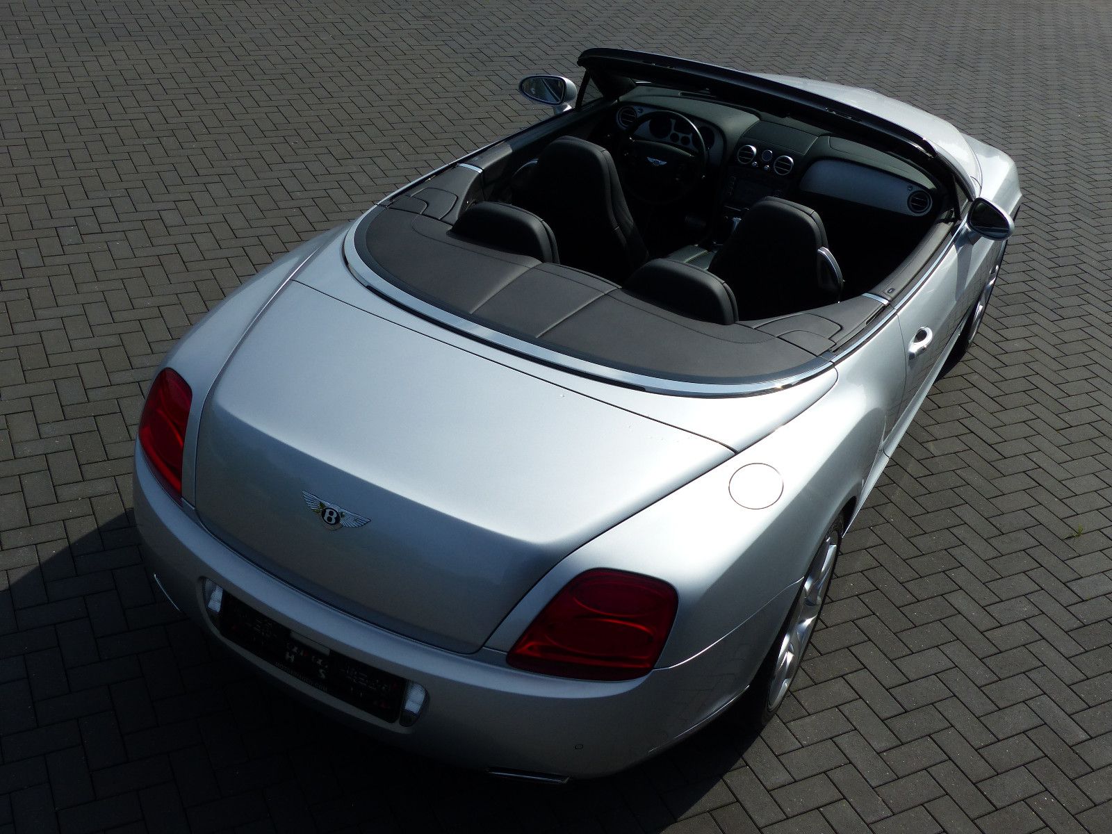 Fahrzeugabbildung Bentley Continental GTC W 12 Mulliner