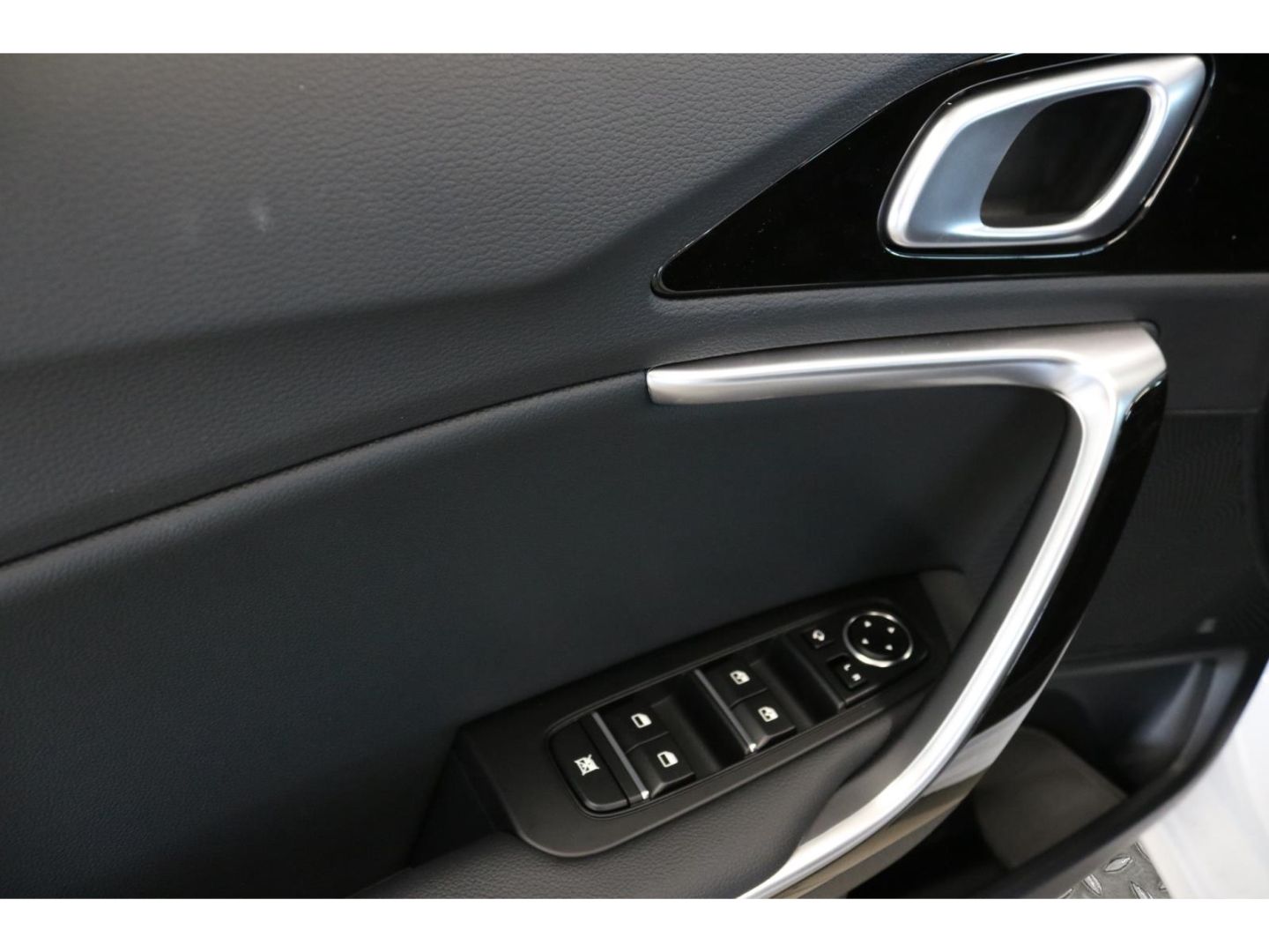 Fahrzeugabbildung Kia Ceed Ultimate Edition 1,5 T-GDi 48 V LED 17 Zoll