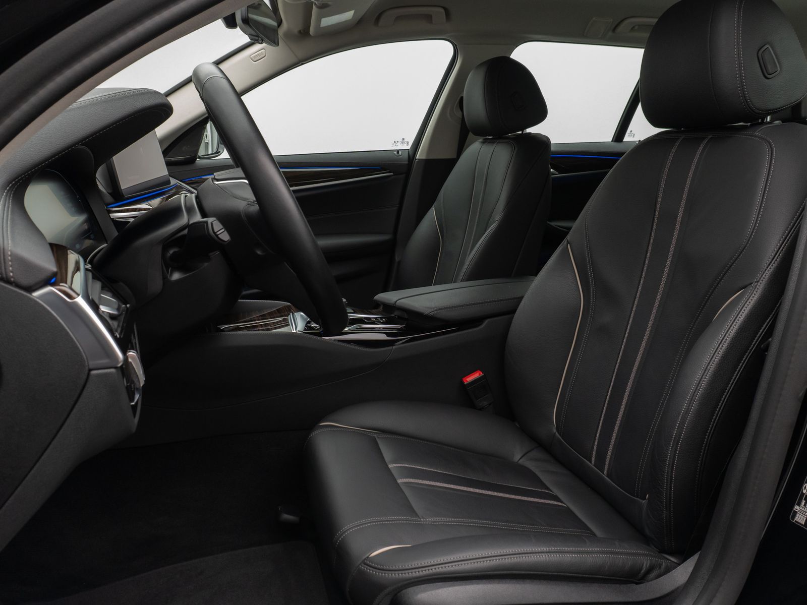 Fahrzeugabbildung BMW 520d Luxury Line Kamera DAB H/K DisplKey Alarm