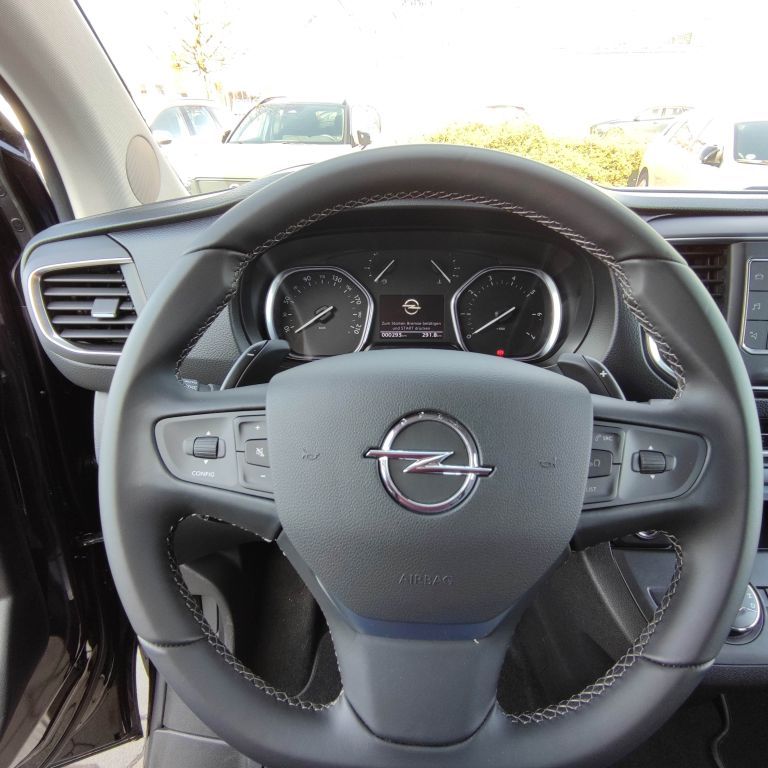 Fahrzeugabbildung Opel Zafira Life Tourer L 2.0D Aut.+Leder+Standh+Kame