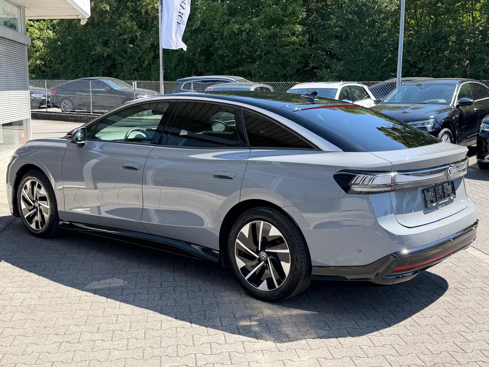 Fahrzeugabbildung Volkswagen ID.7 Pro >ALCANT+MATRIX+MEMO+HEAD+ACC+AHK+360°+