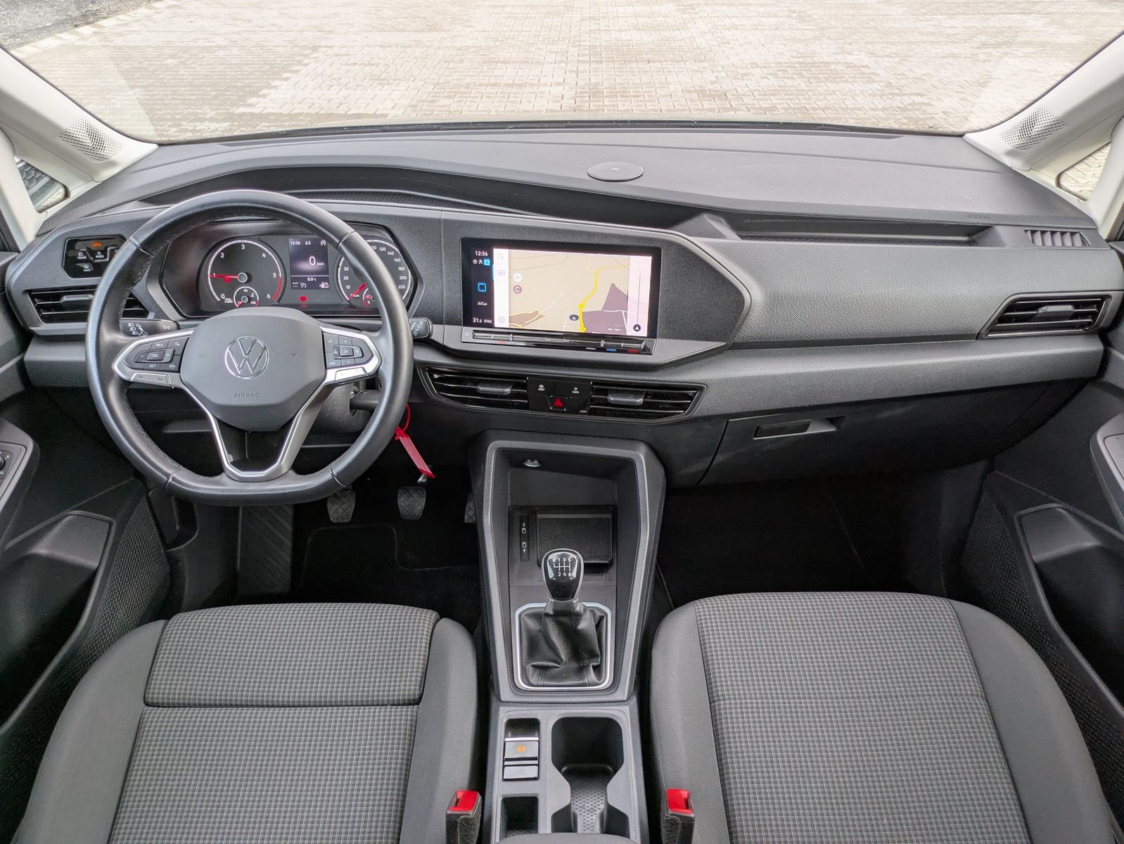 Fahrzeugabbildung Volkswagen Caddy Maxi 2.0 TDI 4M 7-SITZER*AHK*APP*KAMERA