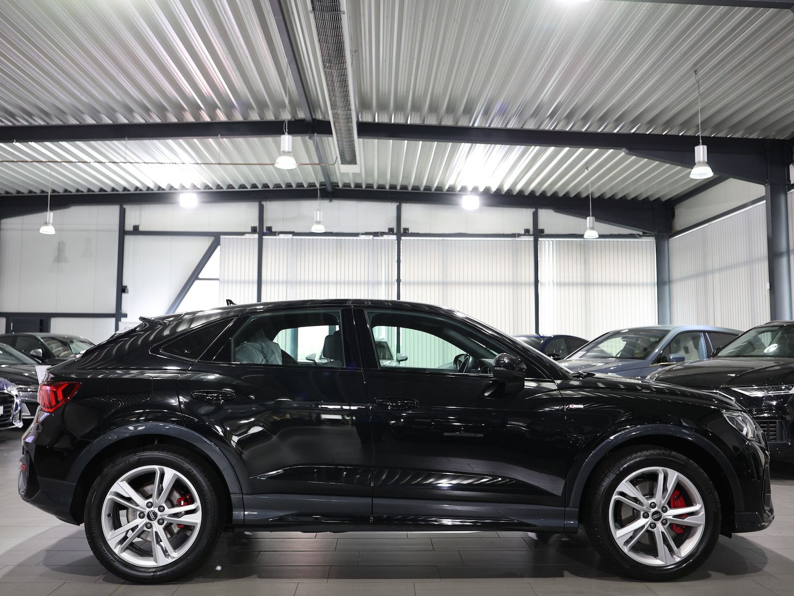Audi Q3 SPORTBACK 40 TDI Q S-LINE DESIGN BLACK / LED foto 8