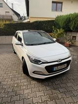 Hyundai i20 1.0 T-GDI 88kW blue Active Trend Active ... - Hyundai i20: Weiß