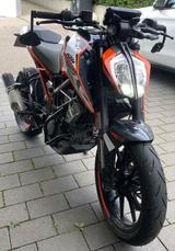 KTM Duke 125 - KTM DUKE 125
