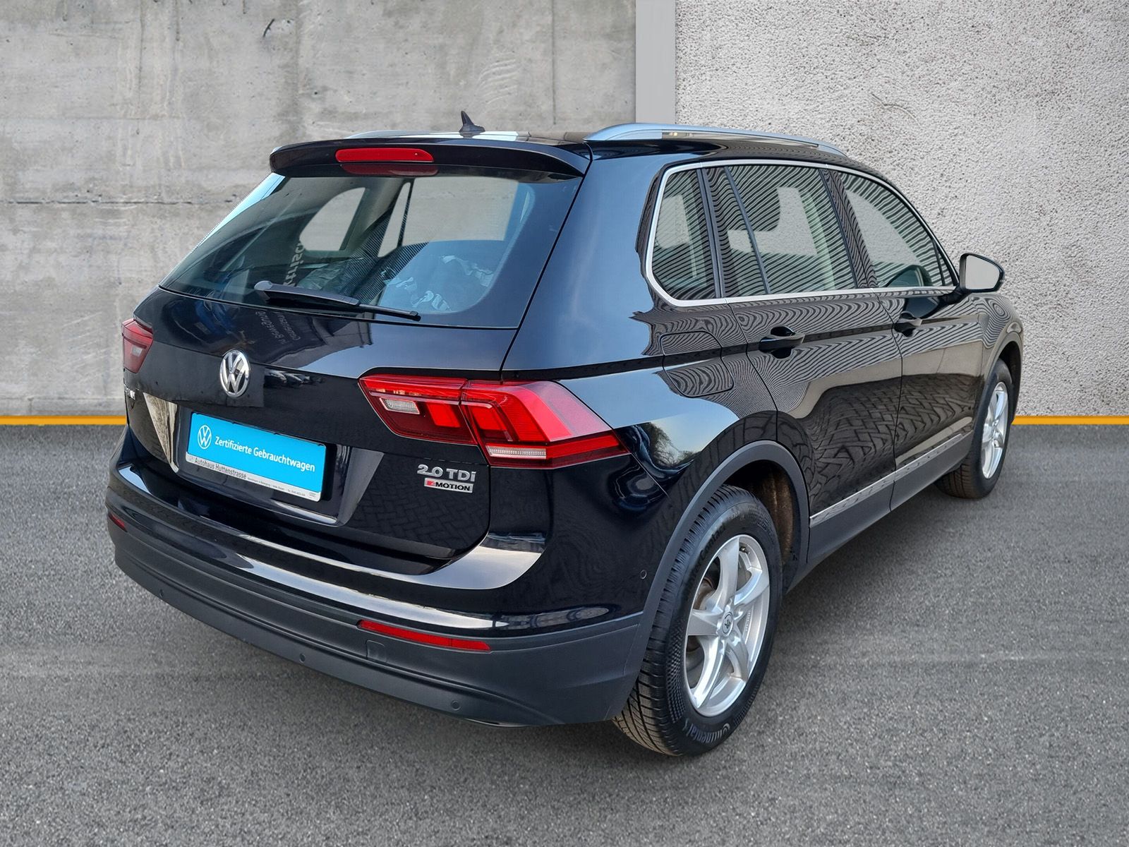 Fahrzeugabbildung Volkswagen Tiguan 2.0 TDI DSG 4M LED ACC eKLAPPE KAMERA