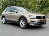 Volkswagen Tiguan Highline-1.HAND-NAVI-KAMERA-AHK-GARANTIE - Volkswagen Tiguan mit Diesel-Antrieb: Garantie