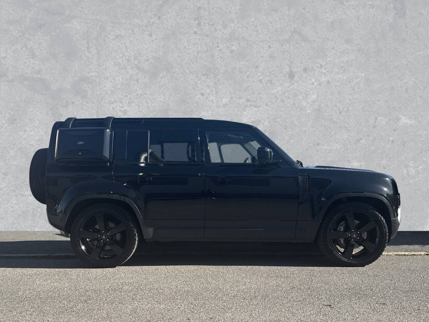Fahrzeugabbildung Land Rover Land Rover Defender D300 SE