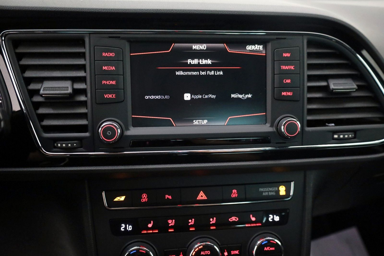 Fahrzeugabbildung SEAT Leon Cupra 265 T.Leder,Navi,LED,Kamera,Apple Car