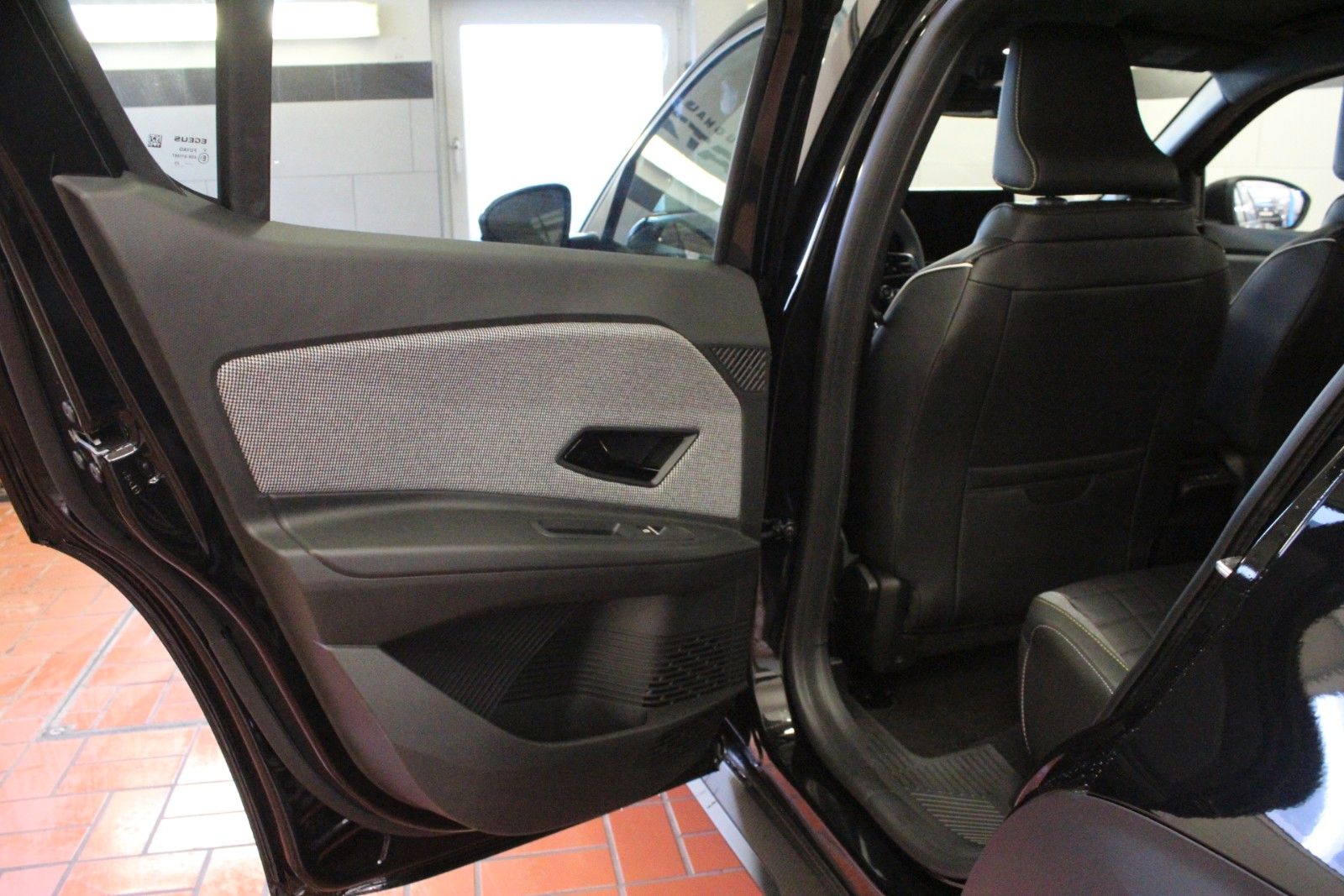 Fahrzeugabbildung Renault R 4 E-Tech 150 Comfort Range Iconic *Vollausst.*
