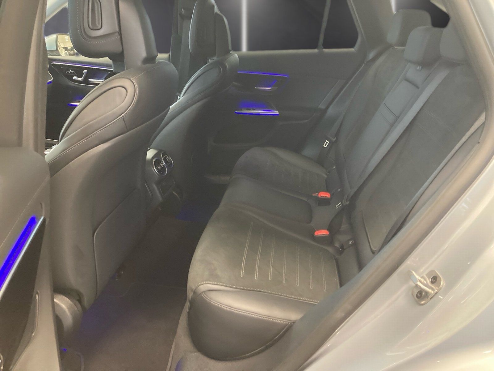 Fahrzeugabbildung Mercedes-Benz GLC 200 4M AMG*AHK*Distronic*360°*Totwink*Memor*