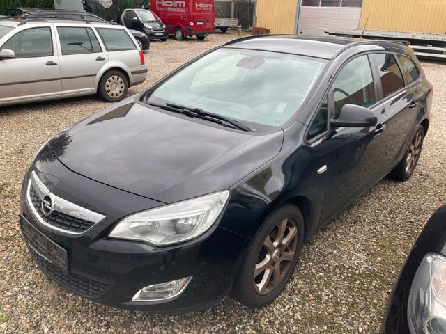 Opel Astra J Sportstourer 2011