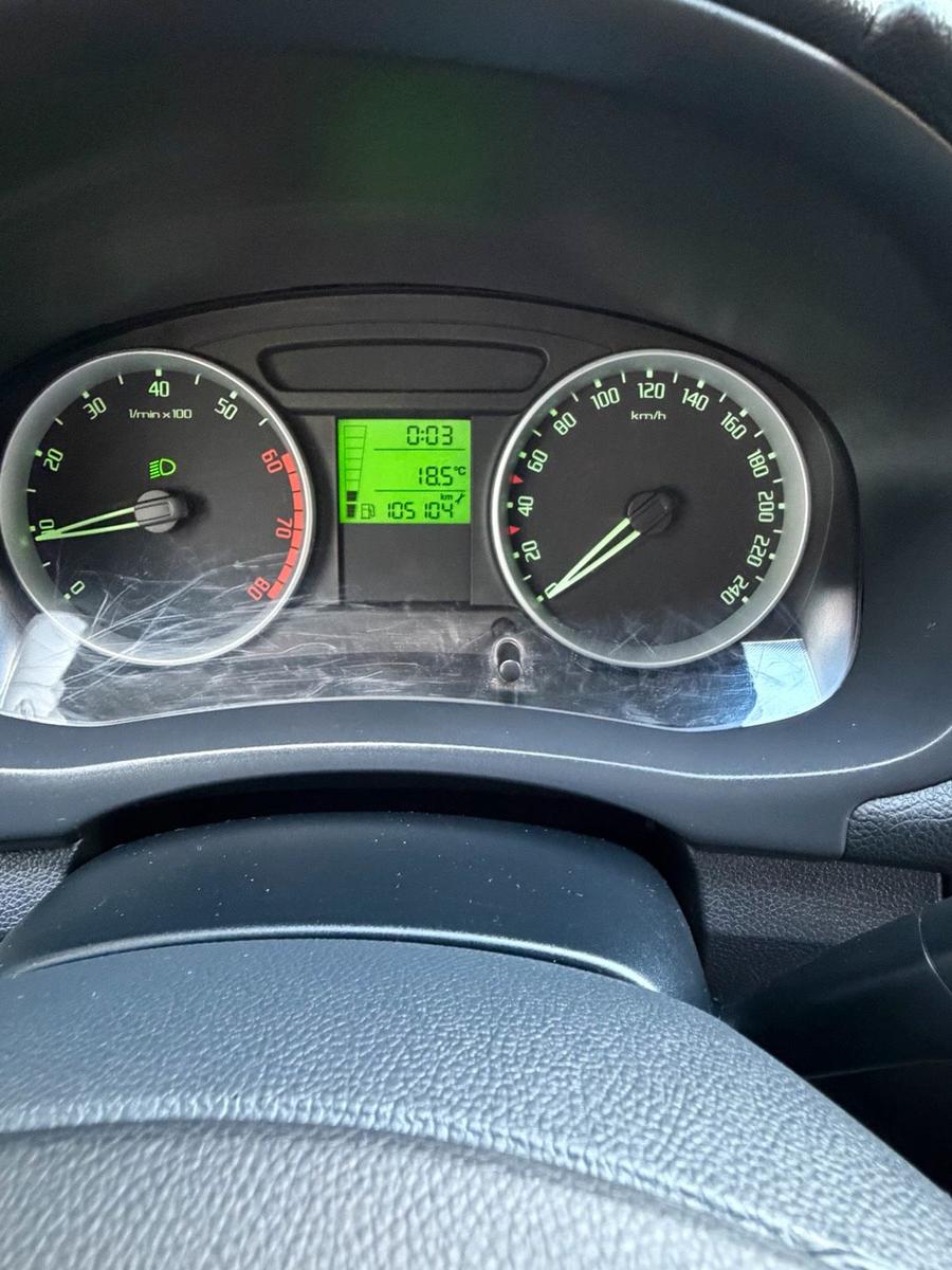Skoda Roomster 2009 — photo 12