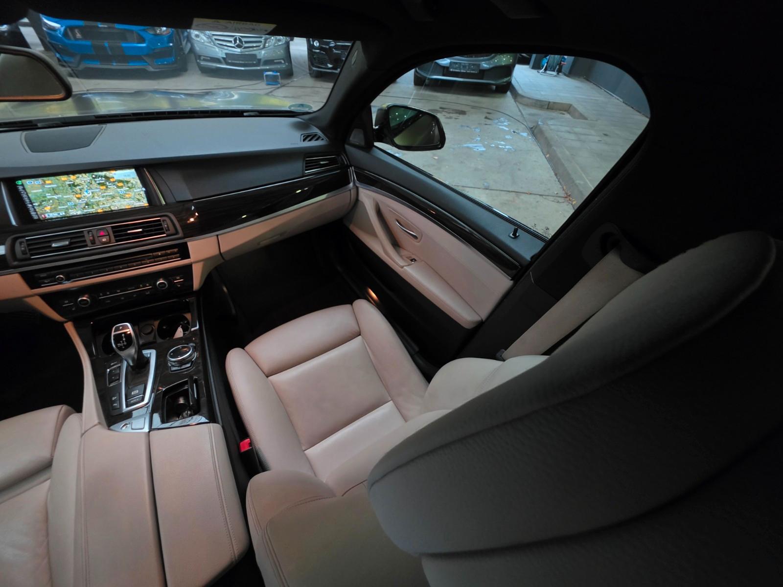 BMW 530d xDrive Touring M-Sportpaket FROZEN/Pano/AHK