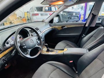 Mercedes E 200 - 5